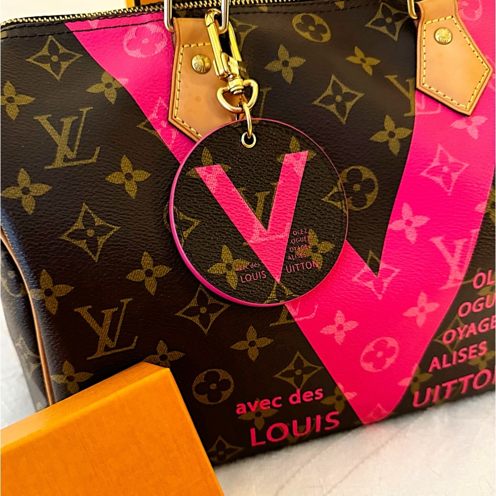 🌸VERY RARE🌸 Louis Vuitton Illustre Bag Charm Pink V